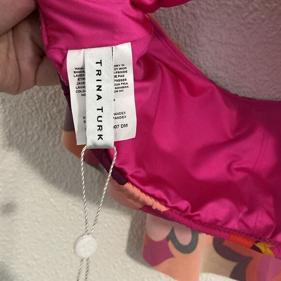 NWT-TRINA TURK-WOMEN'S FAN FAIRE OFF THE SHOULDER RUFFLE BANDEAU SWIM TOP-SIZE 6 - Picture 11 of 14